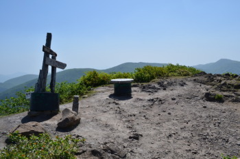 吾妻山の山頂（標高1238.4m）