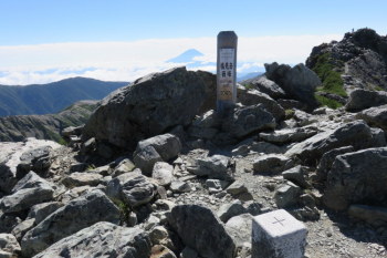 塩見岳西峰（標高3047.3m）