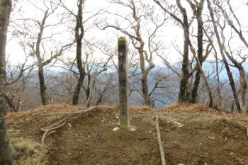 明神岳（標高1432m）