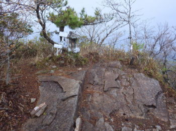 越敷岳の山頂（標高1061m）
