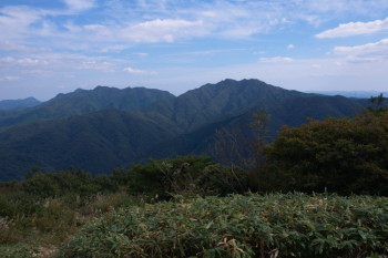 櫃ヶ山から見た三坂山