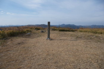 龍護峰の山頂（標高425.5m）