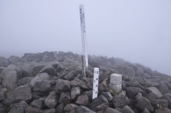 蓼科山の山頂（標高2530.3m）