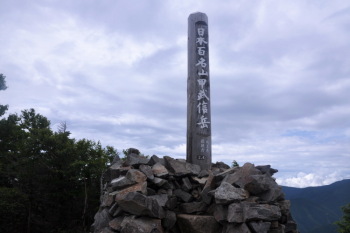 甲武信ヶ岳の山頂（標高2475m）
