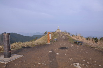 千ヶ峰の山頂（標高1005.2m）