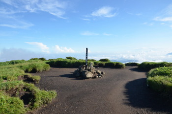 三俣山の山頂（標高1744.7m）