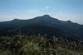 ツームシ山から見た鞍岳